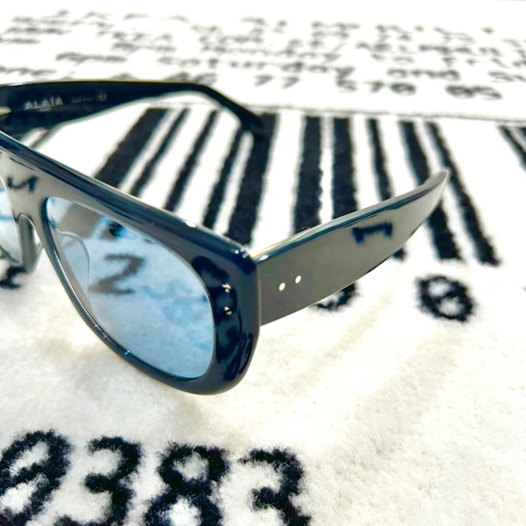 Azzedine Alaia Paris Rectangular Dark Navy Blue Sunglasses. main image 10